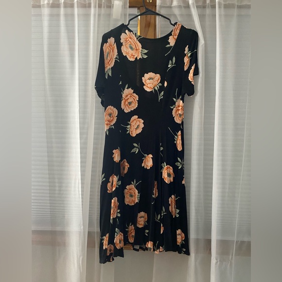 Black floral Torrid dress - Picture 2 of 2
